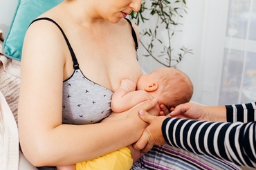 6 cele mai neinspirate sfaturi în ceea ce privește alăptarea bebelușului