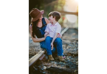 Vrei să fii o mămică cool pentru băiatul tău? Top 3 activități pentru a vă apropia unul de celălalt!