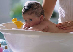 Cum sa nu ai probleme cand ii faci baie