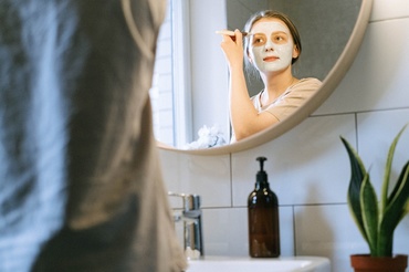 5 TRATAMENTE faciale pentru un ten impecabil – Tu ce ritualuri pui în practică?
