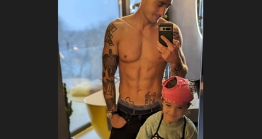 Vladimir Drăghia și-a dus fetița la grădiniță cu chiloțeii pe cap: "Da, ăia de pe capul ei sunt chiloți"