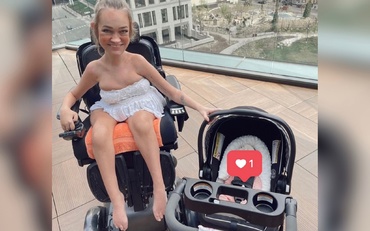 Cum arată, la două luni de la naștere, Ari Jacqueline, fetița a cărei mămică s-a născut cu o dizabilitate genetică rară