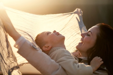 O mamă împărtășește care sunt cele 7 fraze pe care copiii ar trebui să le audă din partea părinților lor, pentru o bună dezvoltare