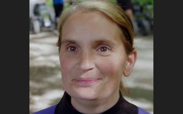 Are 48 de ani și 22 de copii biologici: 11 fete și 11 băieți