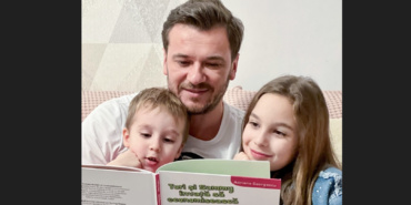 10 pași ca să-l faci pe copil să-i placă lectura
