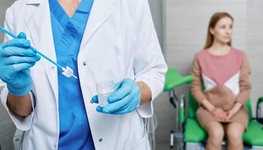 O nouă șansă împotriva cancerului de col uterin. Vaccinul HPV, redus la jumătate pentru femeile de până în 45 de ani