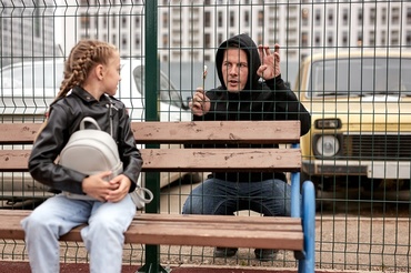 Mirel nu îmbătrânește. Cum ne învățăm fetele să se protejeze de abuzuri