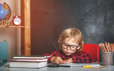 Copil mai isteț? 10 idei de activități pe care să le faceți zilnic, pentru stimularea inteligenței