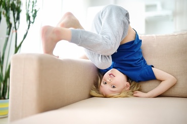 Lăsați copiii să se plictisească! 9 motive pentru care plictiseala este importantă