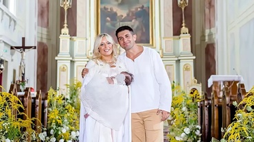Laura Cosoi, imagini emoționante de la botezul cele de-a patra fetițe: „Un vis frumos de vară!” - GALERIE FOTO
