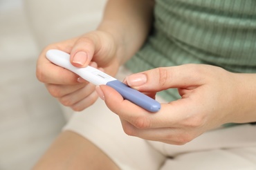 Ești însărcinată? Iată ce trebuie să faci, de îndată ce vezi două liniuțe pe test