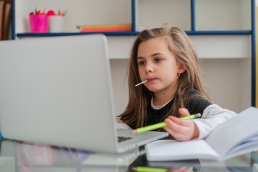 Legătura dintre zahăr și funcția cognitivă: cum afectează alimentația bazată pe dulciuri performanța la școală