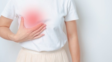 Durere de sâni, chiar și după încheierea menstruației – Care ar putea fi cauza?