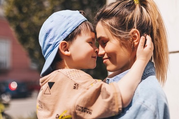 Mami, tu ești prima mea iubire! Scrisoare de la toți băiețeii din lume, pentru mamele lor