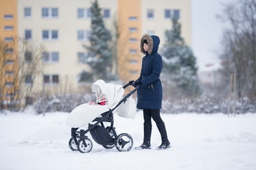 Atenție, părinți! Bebelușii și zăpada – Beneficii, dar și precauții