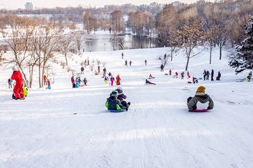 Cu sania, în capitală: Unde ne putem da copiii cu sania în București