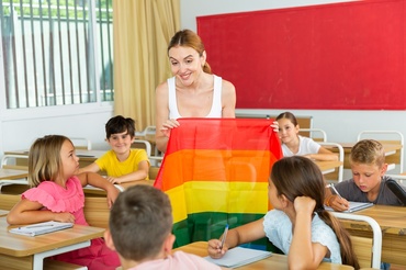 „De unde vine homosexualitatea?” – Întrebarea pe care mulți părinți nu o pun cu voce tare, dar o gândesc