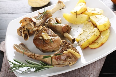 Carne de miel pentru copii: de la ce vârstă, cum o gătim și ce e bine să NU facem