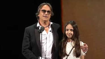 „Taci dracu’ din gură” nu e o lecție de parenting. E o rană