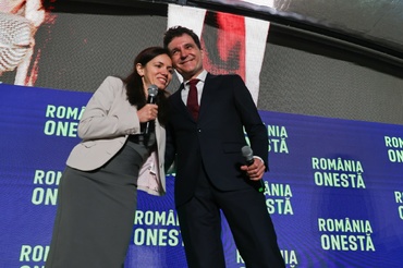 Cum au ales, Nicuşor Dan şi partenera sa, numele copiilor: Aheea și Antim