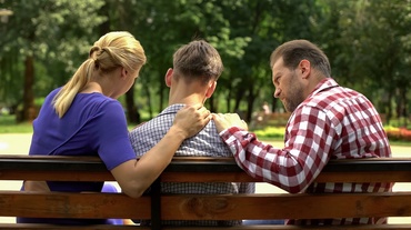 „Cine e copilul tău după examen contează mai mult decât ce scrie pe foaie.” Cum să îți susții copilul, fără să pui presiune