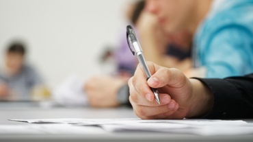 Elev dat afară de la BAC după ce a fost surprins cu ochelari smart: „Sper să picați toți! Umilința de a fi dat afară a fost de 300 de ori mai rea!”