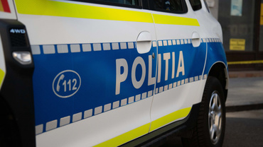Copil de 2 ani, lovit mortal de un camion, pe marginea unui drum