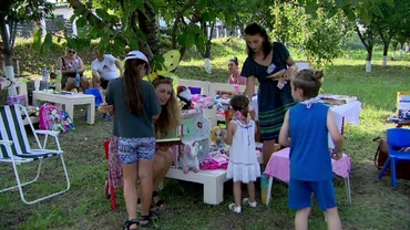 Târg inedit de educație financiară pentru copii. Micuții au negociat, au vândut și au schimbat jucării și obiecte făcute de ei