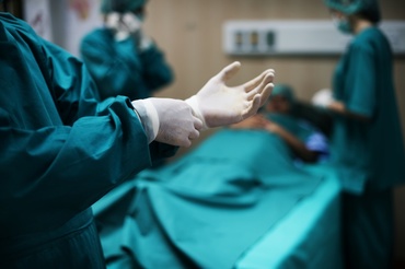 Moartea femeii tinere din Constanța. Când refuzi știința, nu negociezi cu medicul, negociezi cu moartea