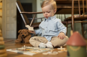 11 activități care susțin dezvoltarea copilului mic. Nu sunt necesare materiale speciale