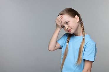 Copiii și durerile de cap: când sunt frecvente și când trebuie să ne îngrijorăm