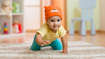 Dezvoltarea psihomotorie a bebelusului de la 11 la 12 luni