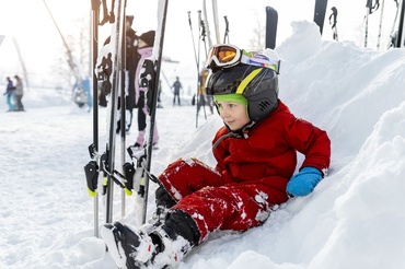 Vacanța de schi: cele mai potrivite pârtii pentru copii și cum verificăm dacă este zăpadă