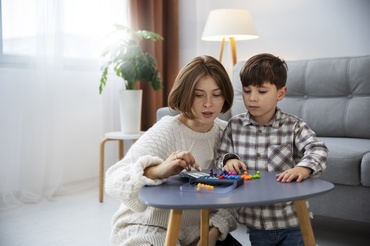 Îți ajuți copilul prea mult? Cum îi poate afecta dezvoltarea creierului