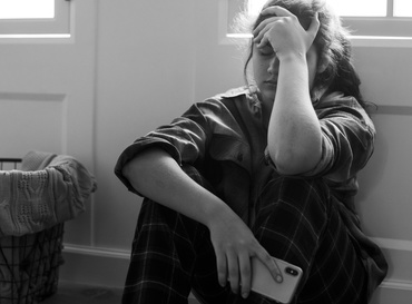 Depresia la adolescenți. Cum o recunoaștem și ce este de făcut
