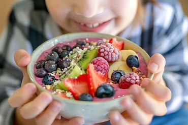 Copilul vrea mereu ceva dulce. 5 alternative sănătoase, care să îi placă și lui