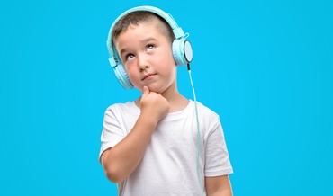 „E doar un cântec." Dar când îl cântă un copil de 9 ani, mai e chiar atât de simplu?