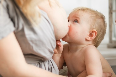 Ajutor în înțărcare. 5 întrebări pe care să ți le pui, când simți că alăptarea nu mai e pentru voi