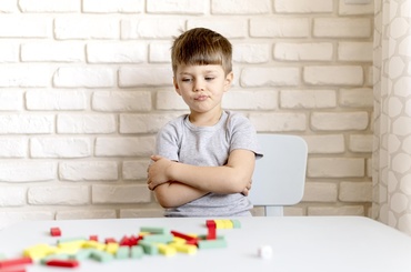 10 semne de autism pe care le-am confundat cu răsfăț. Și pe care ar fi bine să le știe toți părinții de copii mici