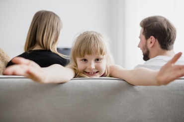 Copilul care se adaptează bine la divorțul părinților: cum recunoști semnele de stabilitate emoțională