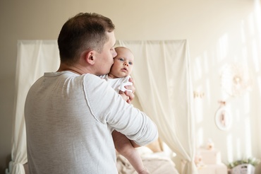 Creierul de tată: dovada științifică că bărbații se transformă biologic odată ce devin părinți