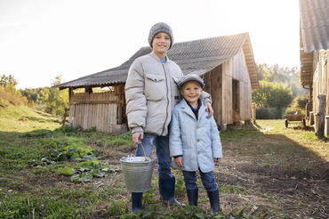 România are cea mai mare rată de abandon școlar din UE. Noi ne certăm pentru zecimale
