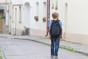Clasa 0. Cum îți gestionezi propria anxietate, ca să n-o transmiți mai departe copilului