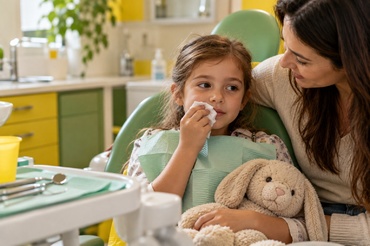 Extracțiile dentare la copii: când sunt recomandate și de ce nu trebuie să ne sperie