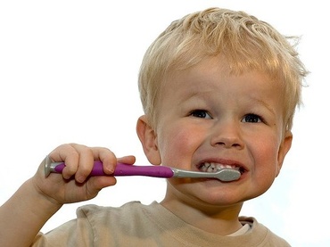 Cum ingrijesti dintii de lapte