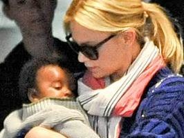 Bebelusul lui Charlize Theron (Galerie foto)