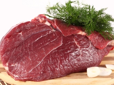 Barbatii trebuie sa manance carne