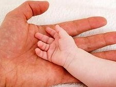 Ce beneficii au copiii cu tati in varsta