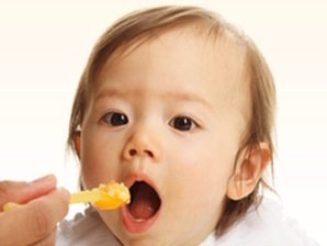 Hrana eco pentru copii. Isi merita pretul?