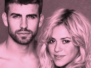 Shakira, goala si insarcinata (Galerie foto)